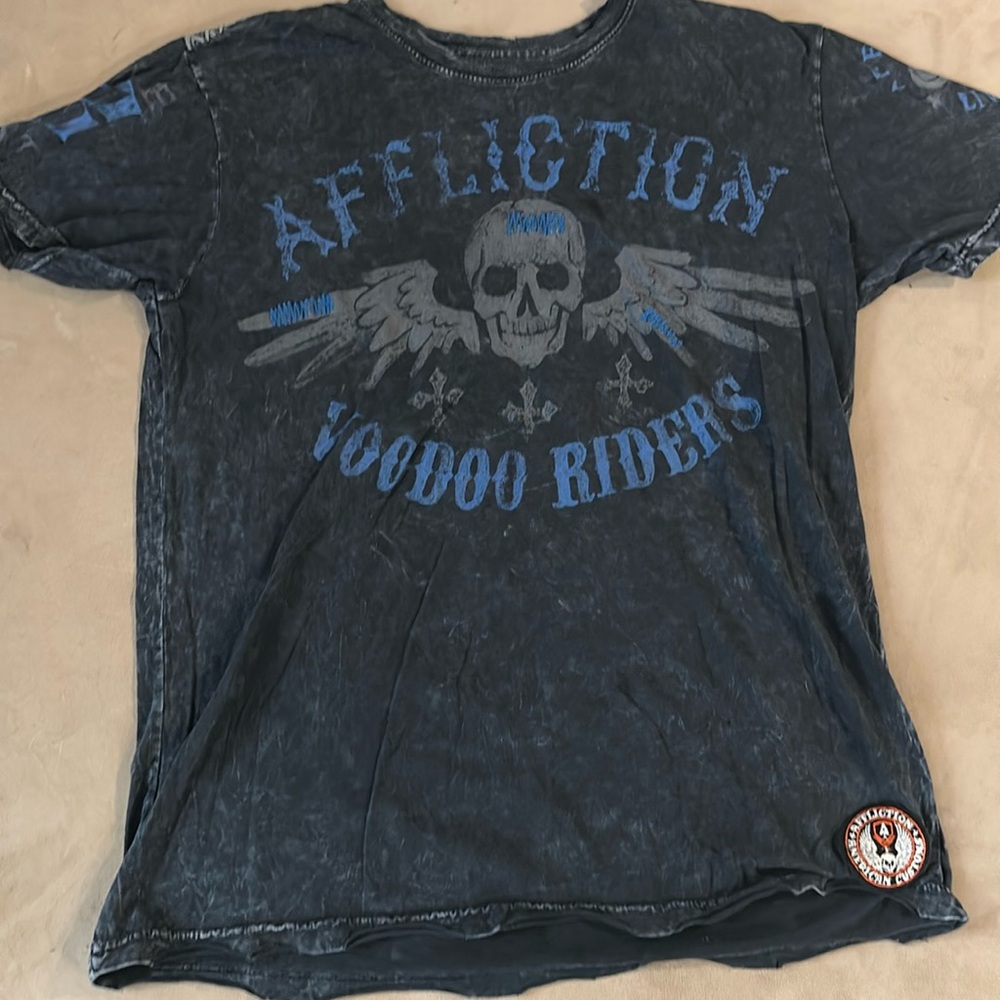 Nice unique affliction tee